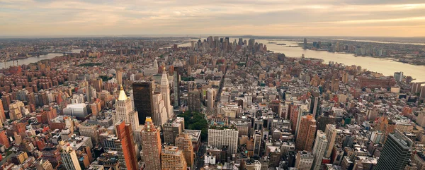 New Yorkban manhattan naplemente skyline panoráma — Stock Fotó