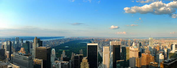New York City skyline panorama with central park. Manhattan aerial view.