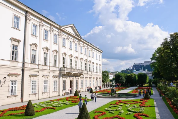 Jardín Mirabell y Castillo de Hohensalzburg - Salzburgo, Austria — Foto de Stock