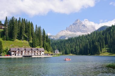 Göl misurina ve tre cime di lavaredo - dolomites, İtalya