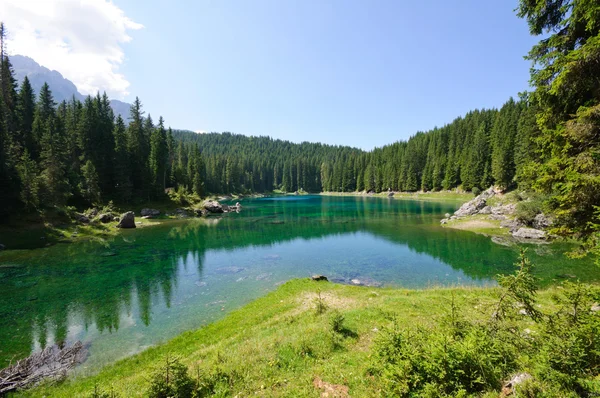 Lago Carezza - Dolomitas, Itália — Fotografia de Stock