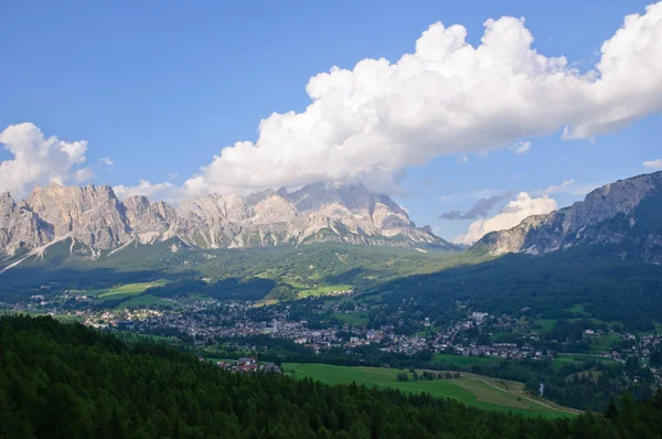 Cortina d 'Ampezzo and Cristallo - Dolomites, Italy — стоковое фото