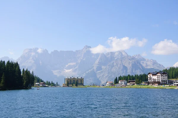 Jezero misurina a sorapiss - Dolomity, Itálie — Stock fotografie