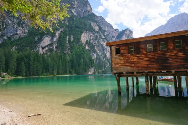 Jezero braies - Dolomity, Itálie — Stock fotografie