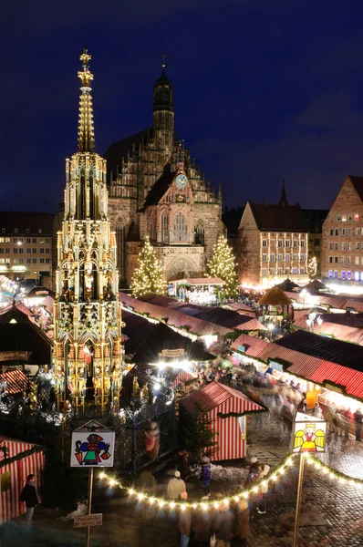 Рождественский рынок в Нюрнберге — стоковое фото