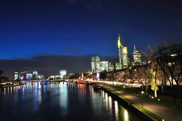 Skyskrapor Och Huvudsakliga Floden Natten Frankfurt Main Tyskland — Stockfoto