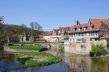 Tarihi kent merkezi ve Kocher nehir Schwäbisch Hall, Almanya