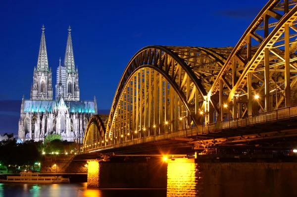 Kathedraal Hohenzollern Brug Schemering Keulen Duitsland — Stockfoto
