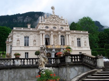 Linderhof Sarayı