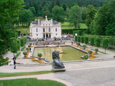 Linderhof Sarayı