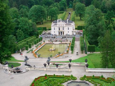 Linderhof Sarayı