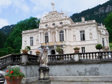 Linderhof Sarayı