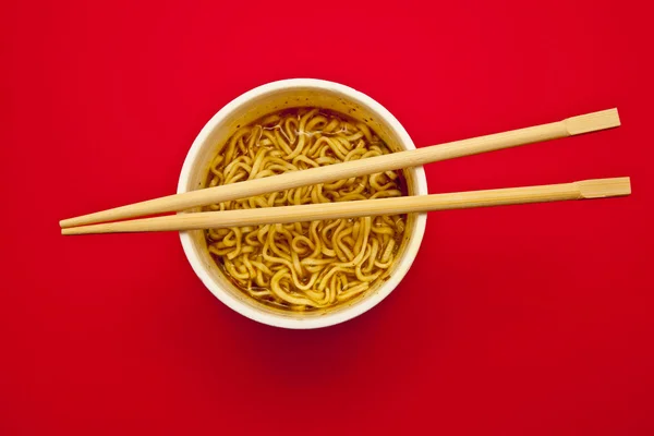 Noodles Cup & Chopsticks — Stock Photo, Image