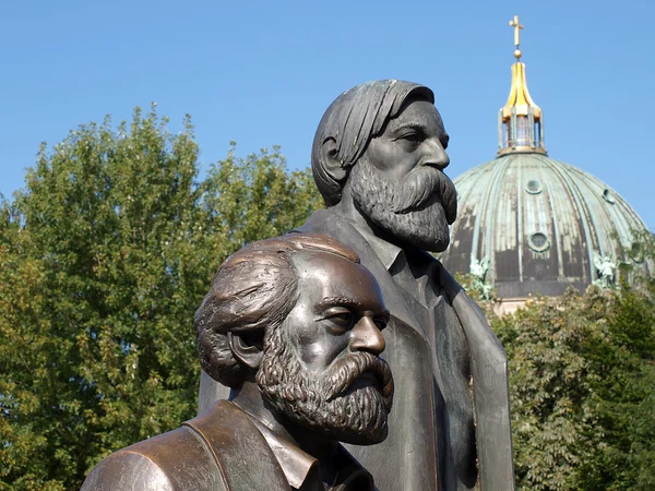 Маркс и Энгельс — стоковое фото