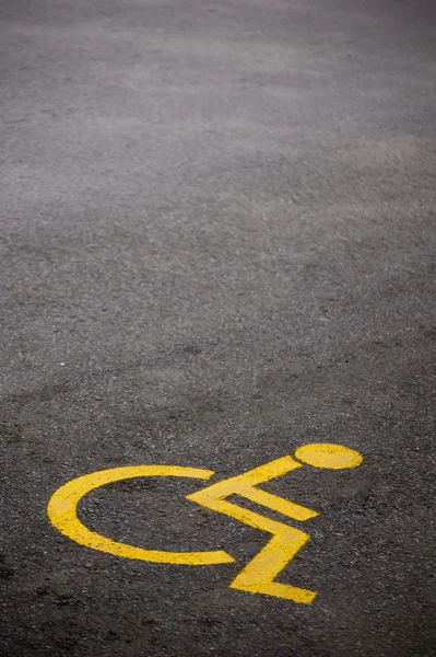 Locul de parcare pentru persoane cu handicap — Fotografie, imagine de stoc