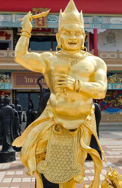 Figura Guerrera Dorada Templo Tailandia —  Fotos de Stock