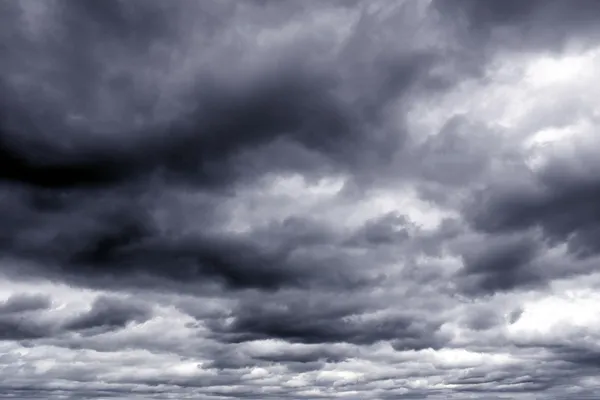 Stürmischer Himmel — Stockfoto