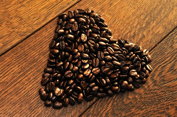 Heart made of coffee beans — Stock Photo, Image