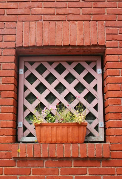 Tuğla pencere sahne — Stok fotoğraf
