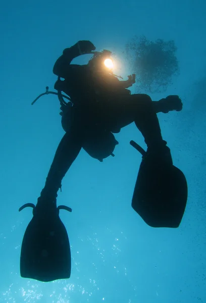 Sílhueta do mergulhador — Fotografia de Stock