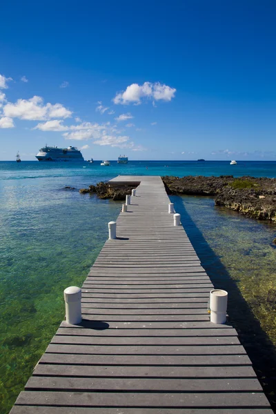 Grand cayman, cayman Adaları, okyanus rıhtım — Stok fotoğraf