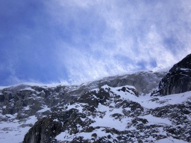 alagna Valsesia'da olen vadisinde rüzgarlı gün