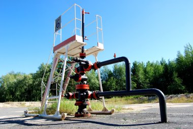 ilk Sibirya petrol kuyusu