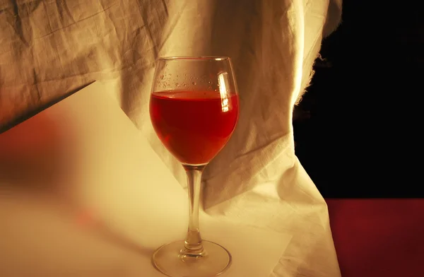 Вино і полотно — стокове фото