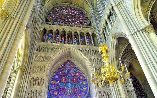 Reims bir katedral iç. — Stok fotoğraf