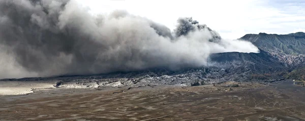 Volcanoes of Bromo National Park, Java, Indonesia — Stock Photo, Image