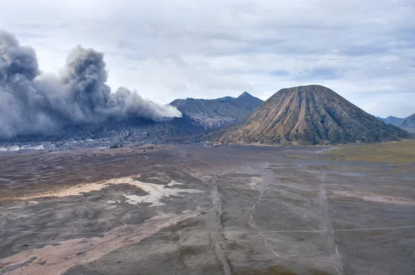 Bromo Nemzeti Park vulkánjai, Java, Indonézia — Stock Fotó