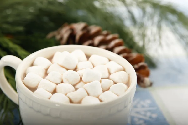Varm choklad choklad med marshmallows — Stockfoto