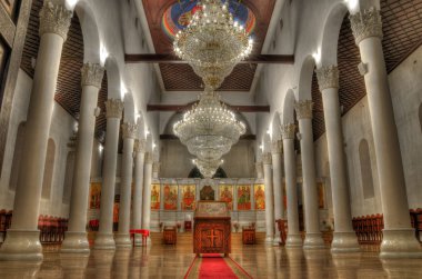 kilise kapalı