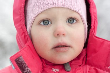 Portret van meisje in roze.