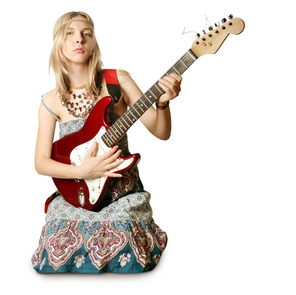 ギターを持つヒッピーの女の子 ストック写真