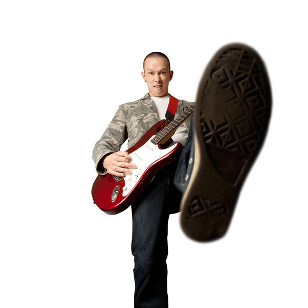 Rocker s kytarou a nohy — Stock fotografie
