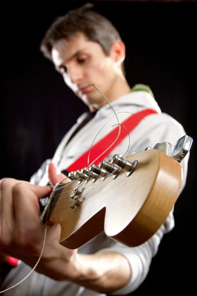 ギターを持つ男性 — ストック写真