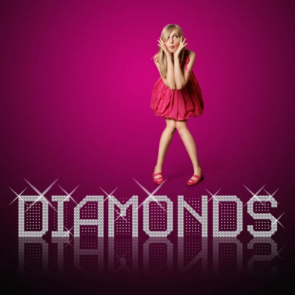 Diamond bokstäver och blond kvinna — Stockfoto