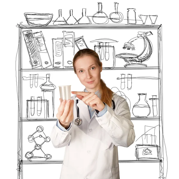 Mujer doctora con taza para análisis — Foto de Stock