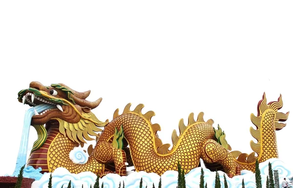 Gyllene kinesiska kejserliga draken blåser vatten, isolerad på vit — Stockfoto