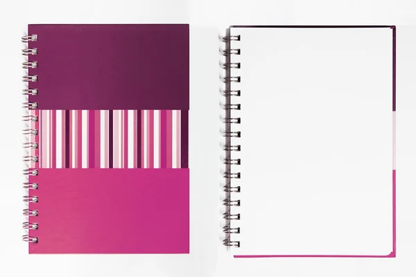 Απομονώστε ροζ Σημείωση βιβλίο σε λευκό — Φωτογραφία Αρχείου