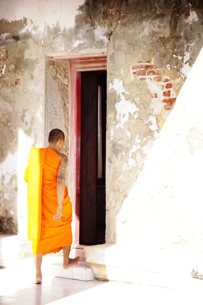 Монахи Таиланда — стоковое фото