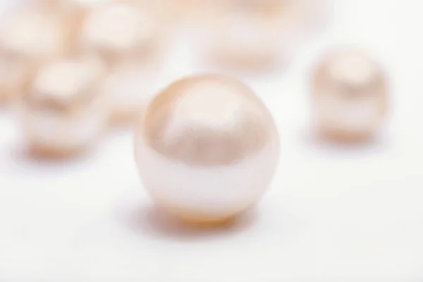 Perlen Aus Perlen Auf Weißem Hintergrund — Stockfoto