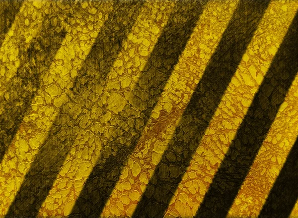 오래 된 지저분한 노란색 위험 줄무늬 벽지 — 스톡 사진