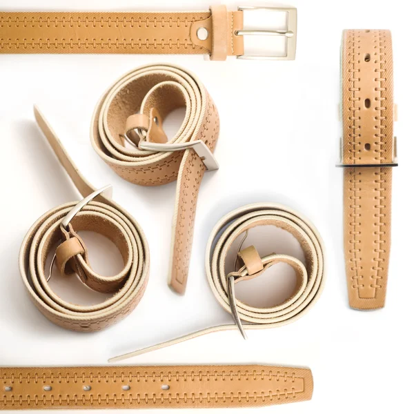 Cintura in pelle marrone di alta qualità isolata su sfondo bianco . — Foto Stock