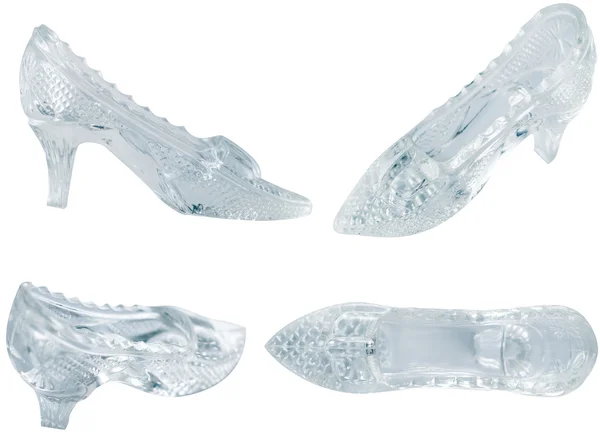 Zapato de cristal de mujer con reflejo aislado sobre fondo negro —  Fotos de Stock