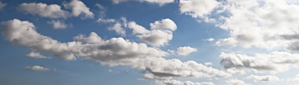 Gökyüzü ve bulutlar panorama — Stok fotoğraf