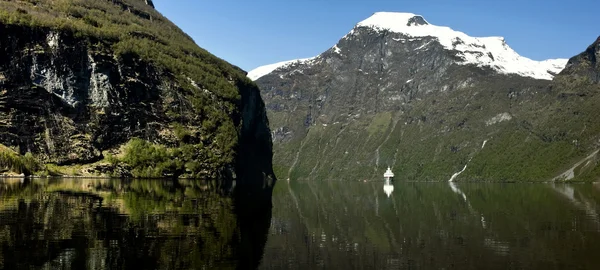 Kreuzfahrt am Geirangerfjord — Stockfoto