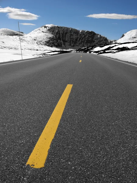 Noorse landelijke weg — Stockfoto