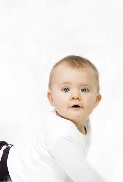 Bonito bebê menina isolado no branco — Fotografia de Stock